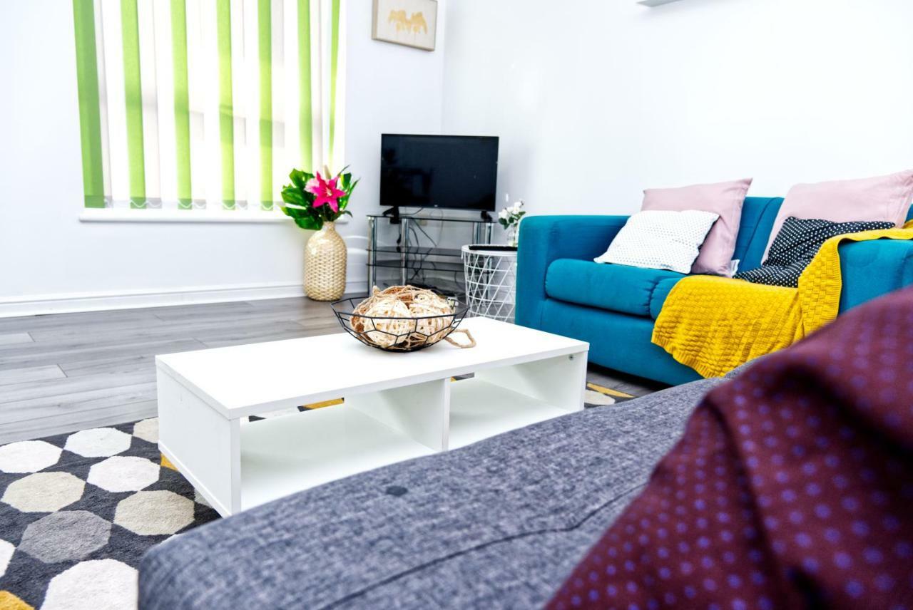 The Pent House - Lushio Apartments Northampton Buitenkant foto