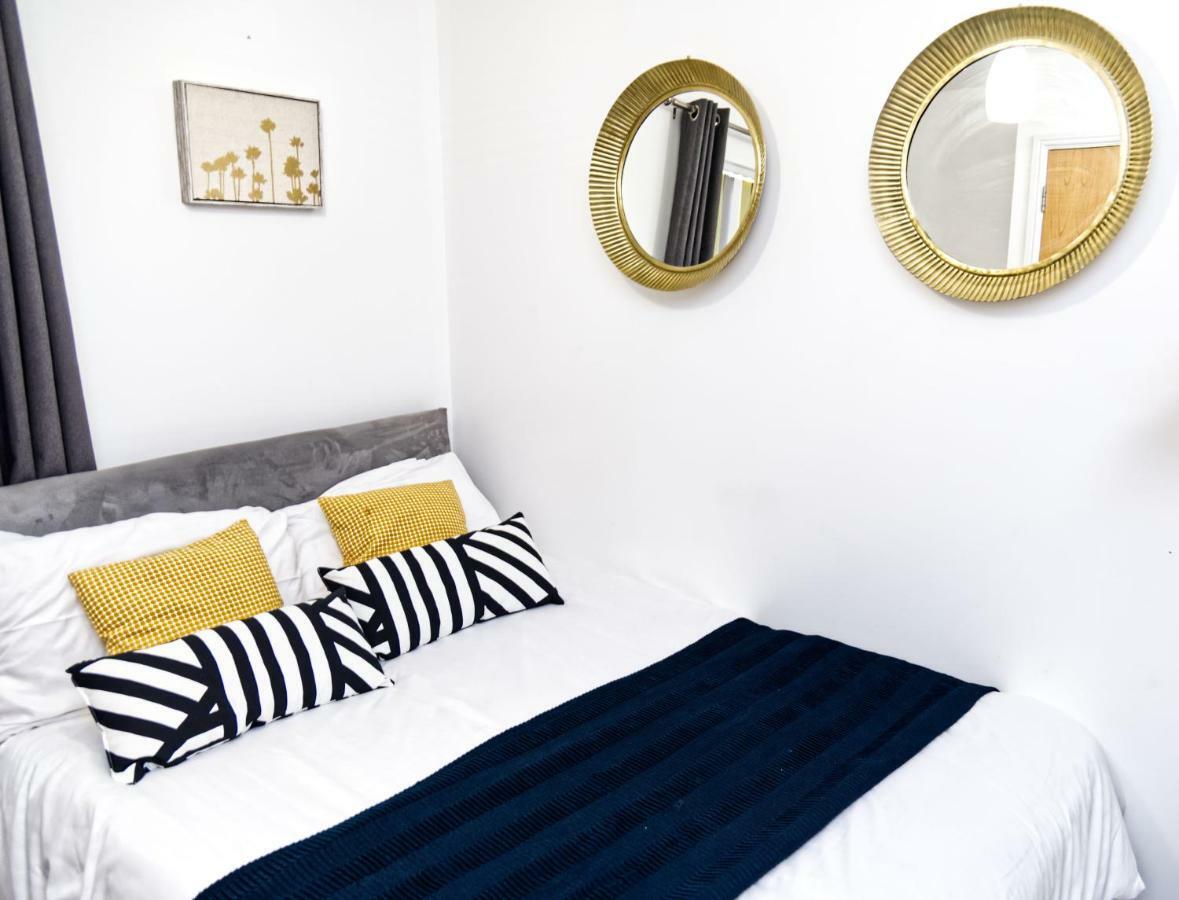 The Pent House - Lushio Apartments Northampton Buitenkant foto